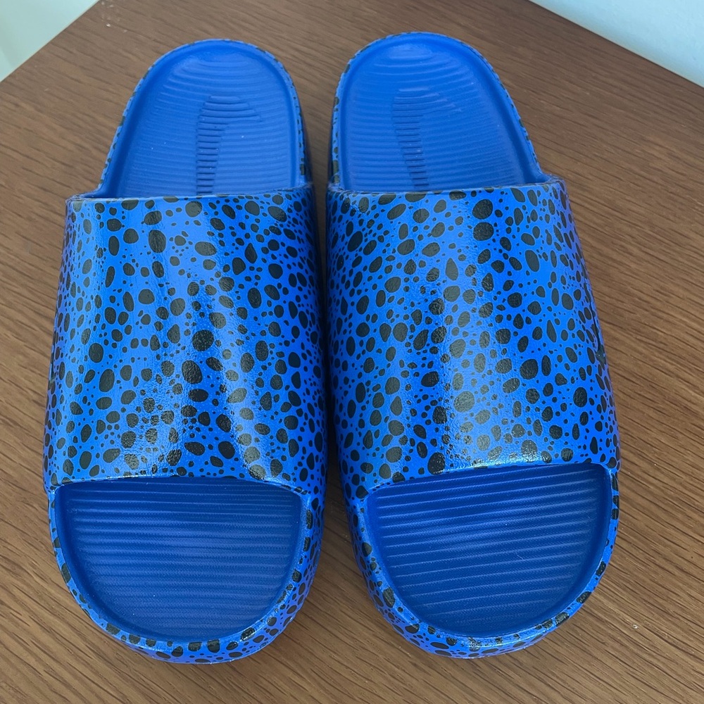 Nike Calm Slides